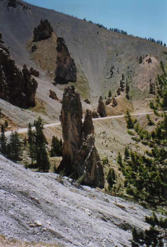 Am Col de Izoard mit seiner bizarren Steinwelt (Mondlandschaft)