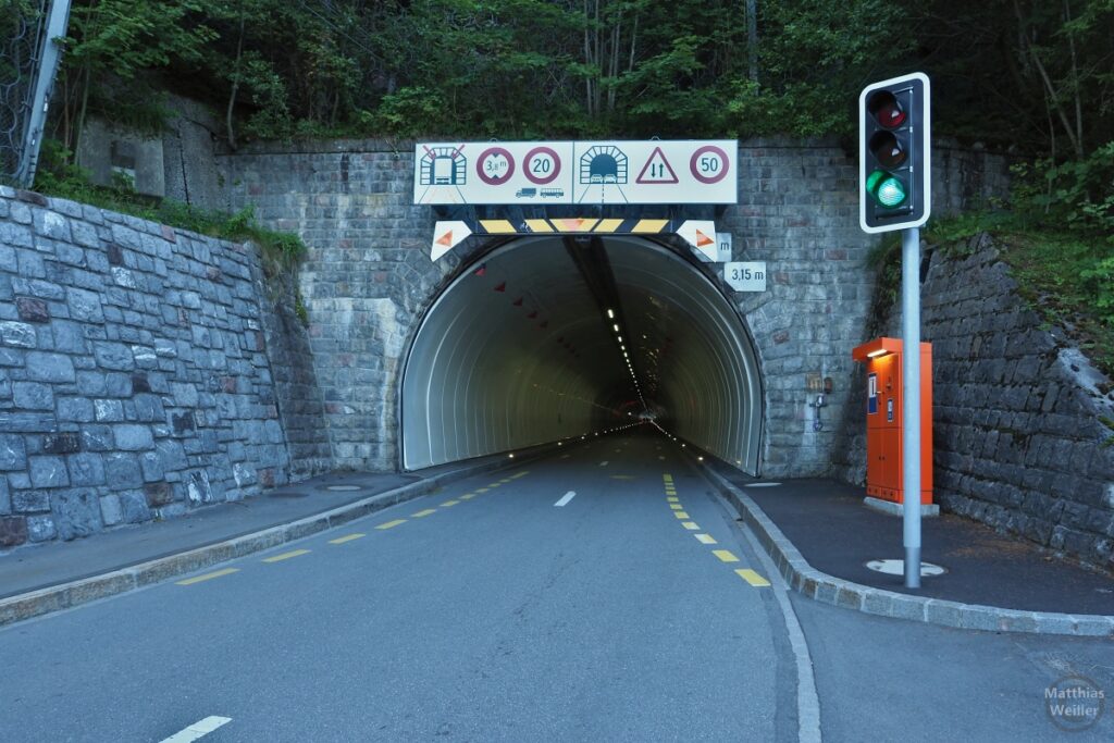 Neuer Straßentunnel Gnalp-Steg mit Ampel
