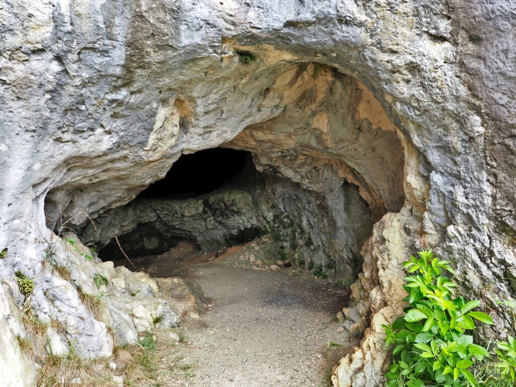 Göpfelsteinhöhle, Felseingang