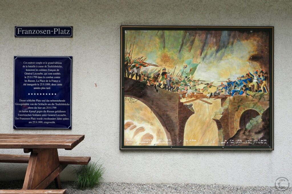 Franzosenplatz mit Bild und Info zur Napoleon-Schlacht an der Teufelsbrücke
