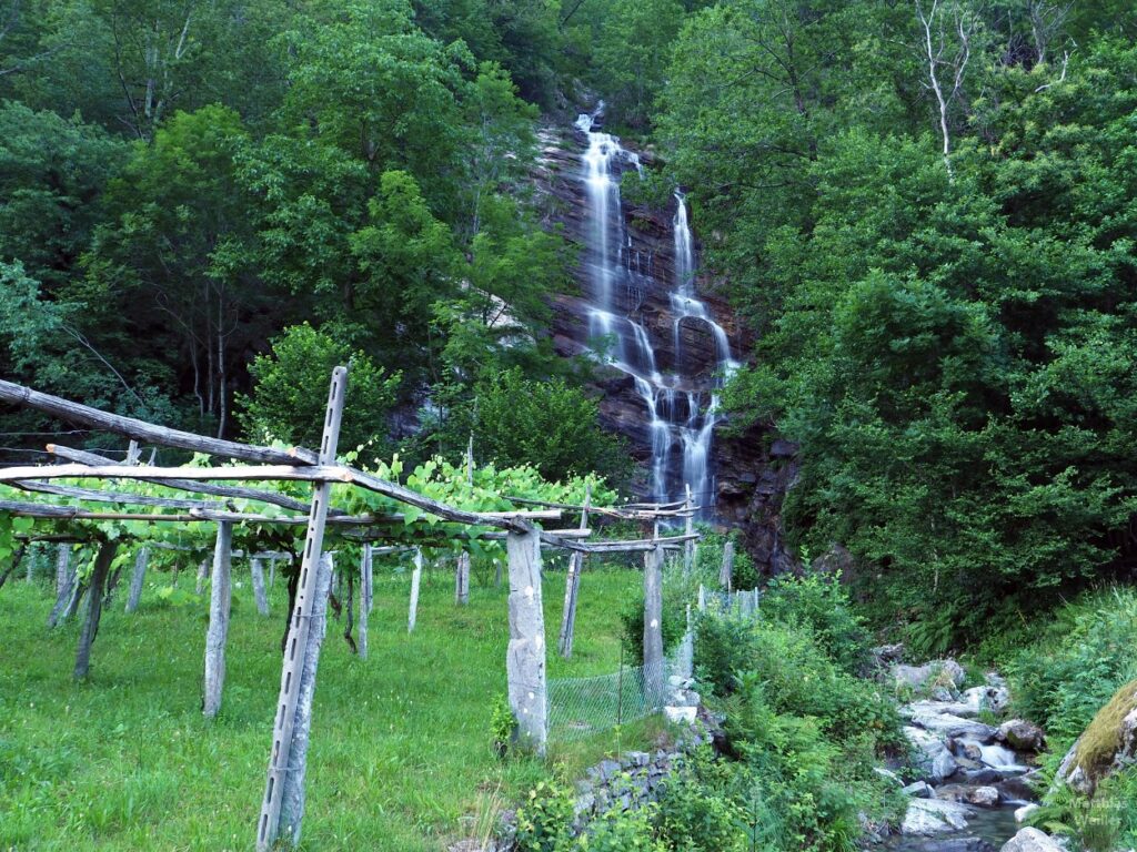 Wasserfall mit Doppelschleier