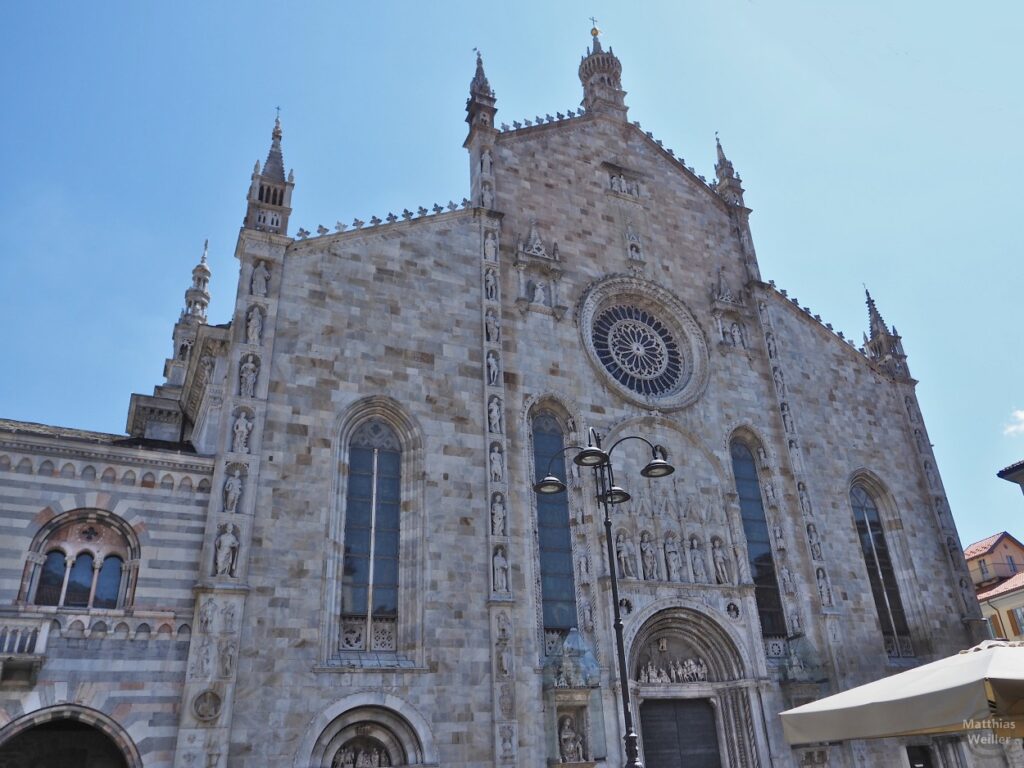 Duomo di Como mit Marmorfassade