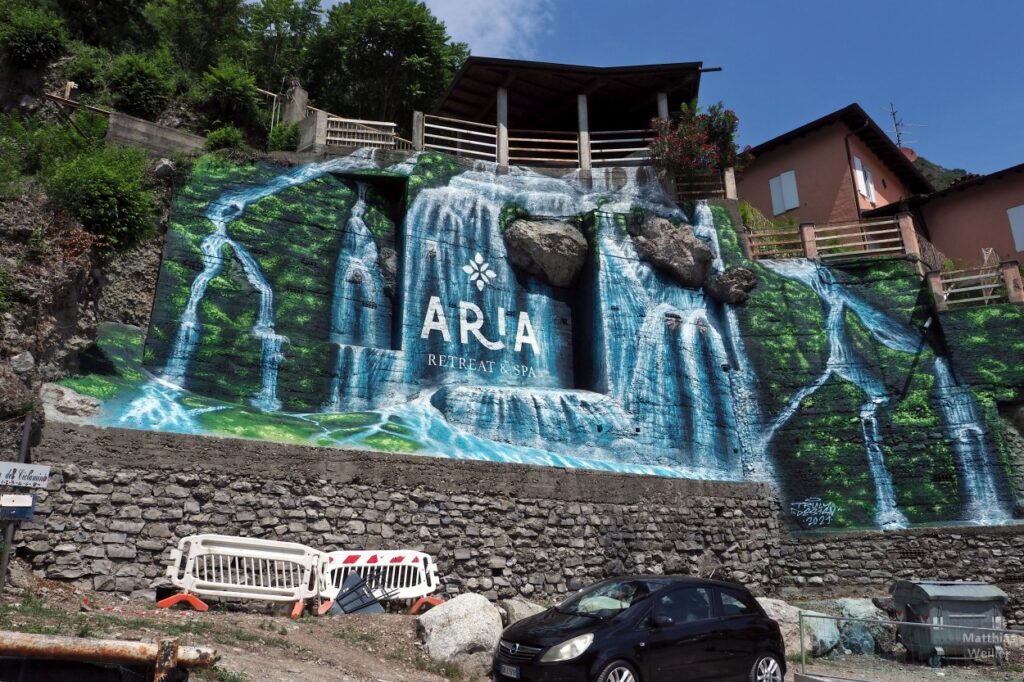 gemalter Wasserfall von Aria Retreat & Spa