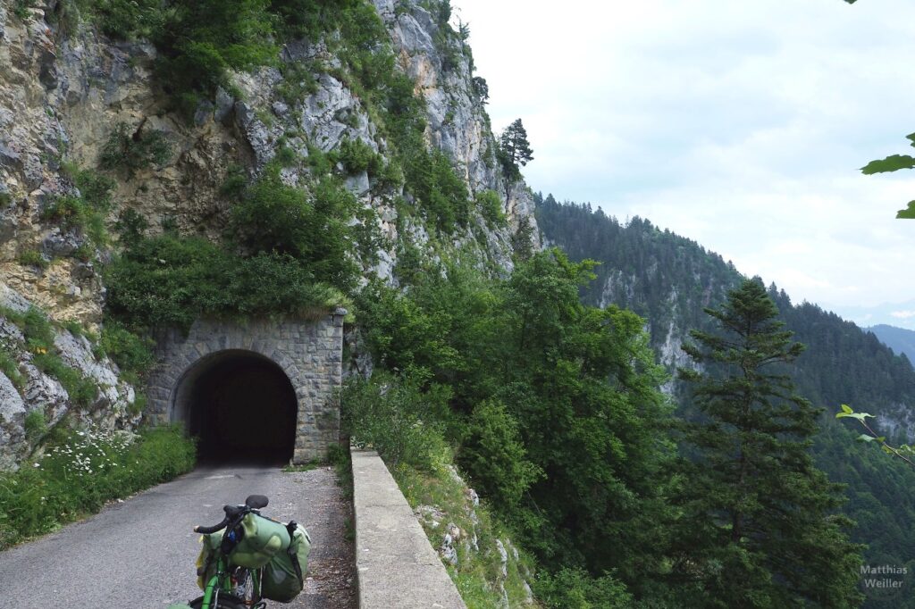 Tunnel bei der Anfahrt zum Lac de l'Hongrin