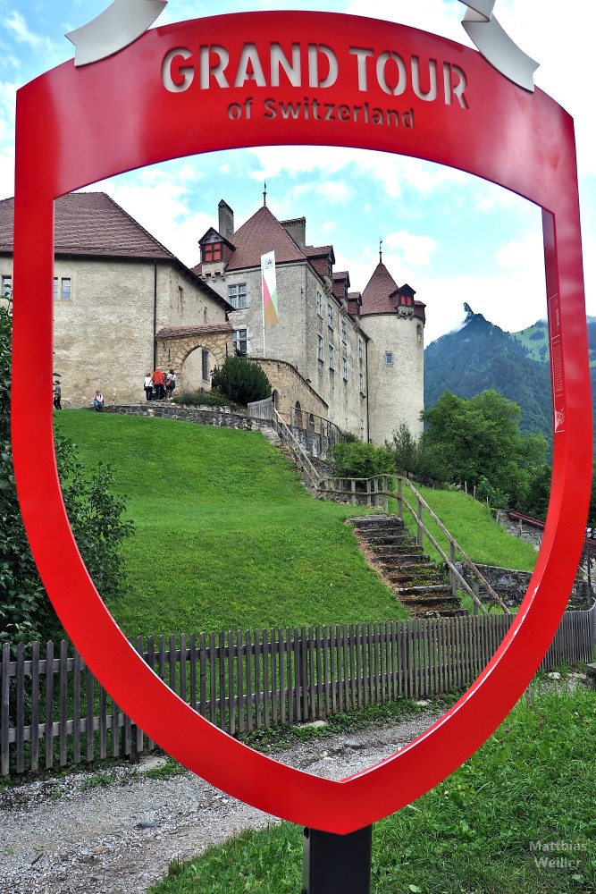 Schloss Gruyères betrachtet durch Schaustele "Grand Tour of Switzerland"