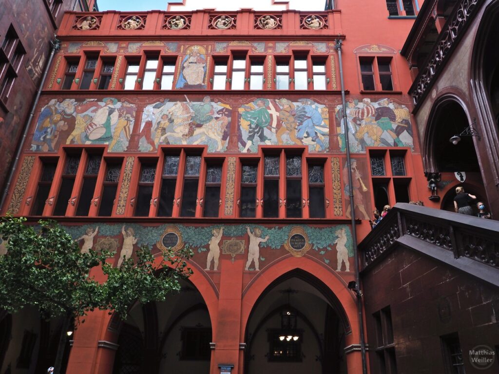 Rathaus Basel, bemalte Innenfassade