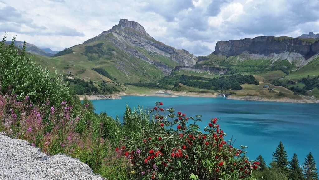 Lac de Roselend mit Bergmassiv