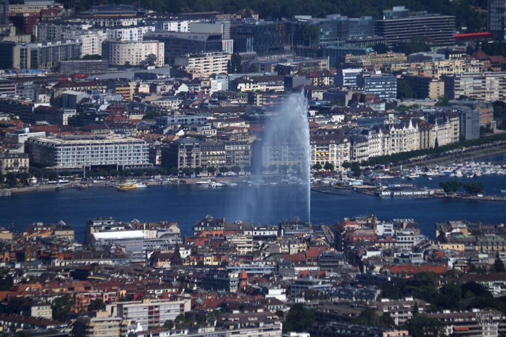 Wasserfontäne Genf mit Teleobjektiv