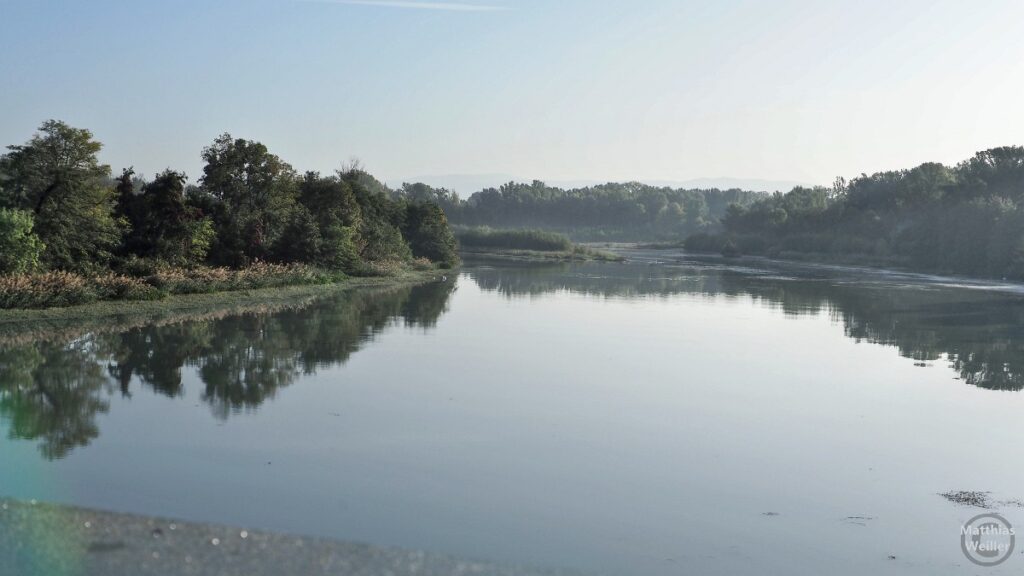 Die Drôme an der Einmündung zur Rhone