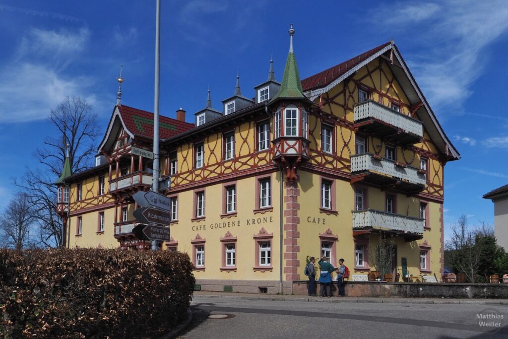 Türmchen-/Giebelhaus Cafe Goldene Krone in St. Märgen