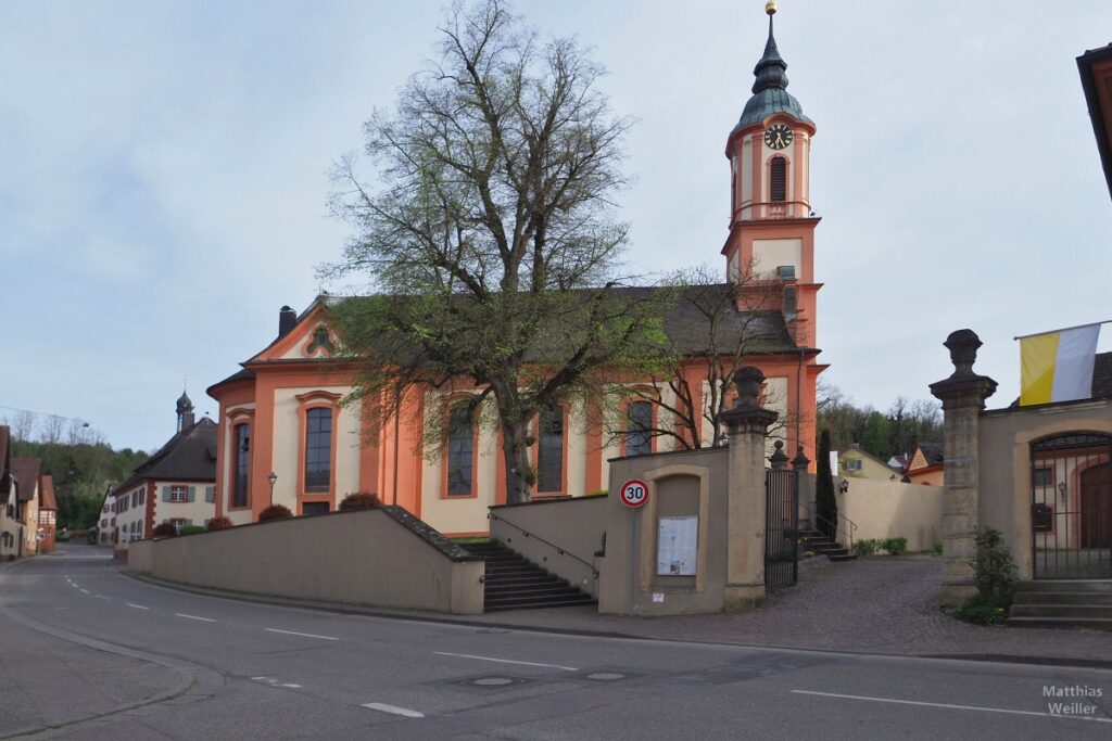 Kirche Merdingen und Ortstraße