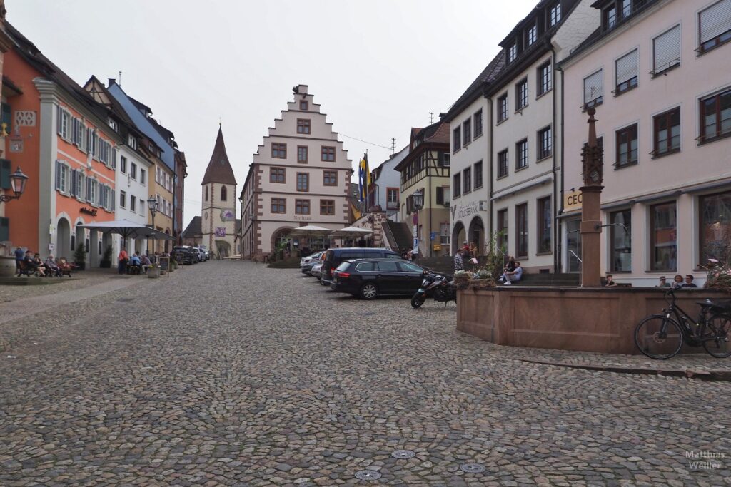 Brunnenplatz mit Pflastergasse in Endingen