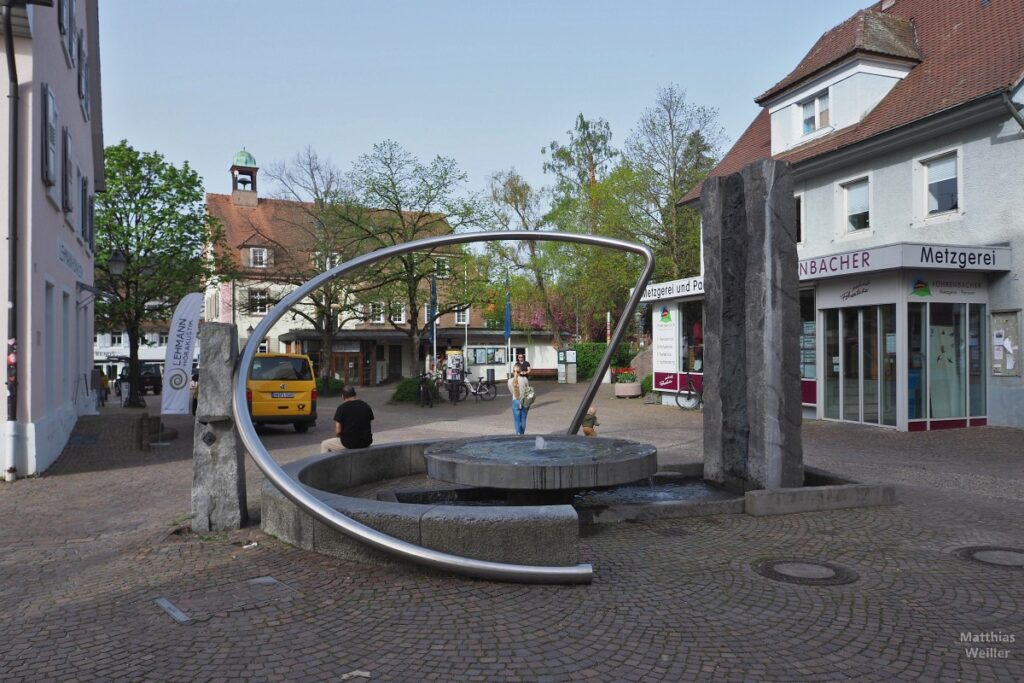 Brunnen mit Schwungkreis in Kirchzarten