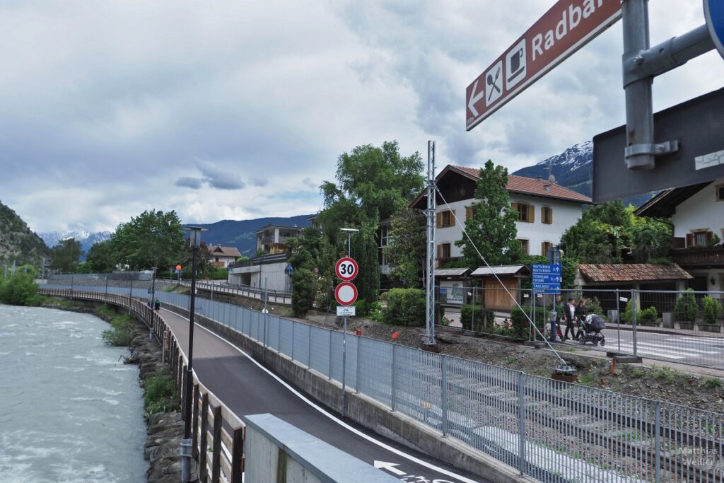 Radwegtrasse an der Etsch