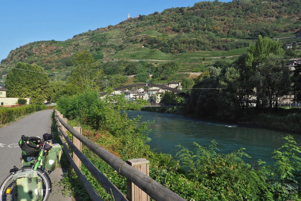 Radweg Valtellina mit Adda und Brücke