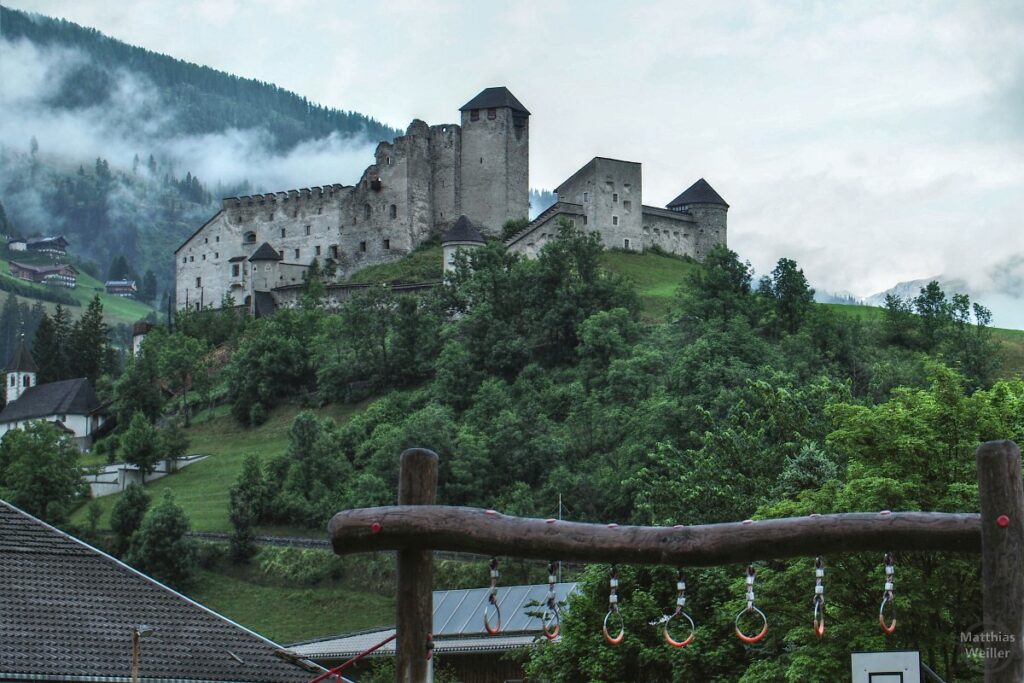 Burg Heinfels in Panzendorf