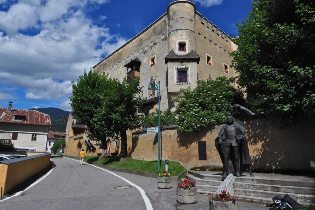 Herbstenburg in Toblach