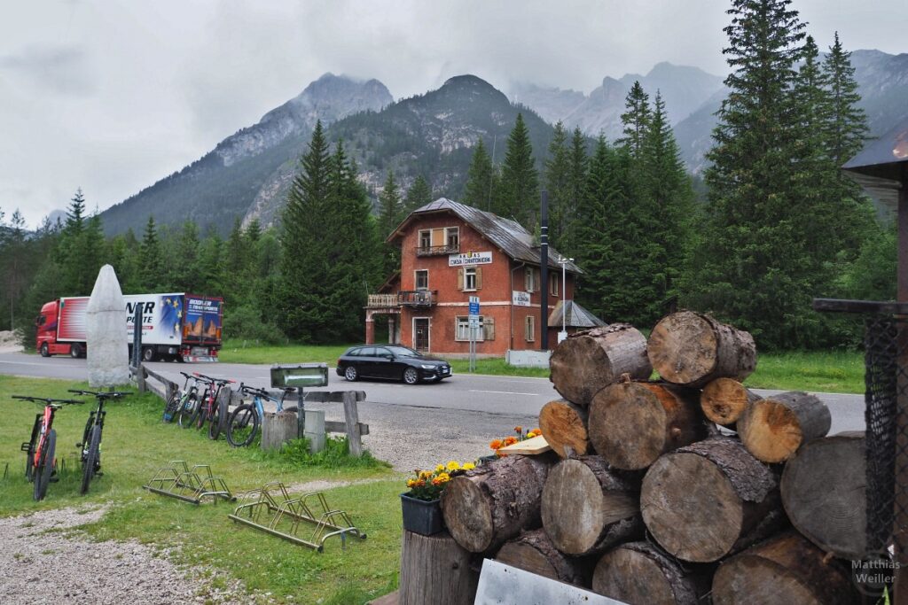 Altes Zollhaus am Passo Cimabanche