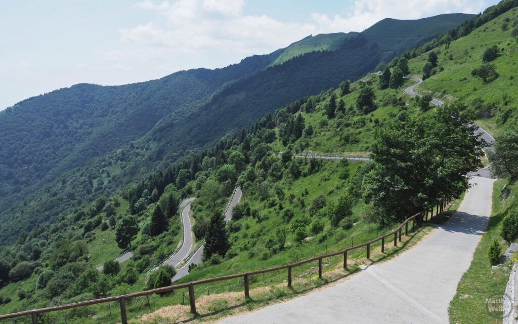 Straßenkehren an der Monte-Grappa-Strecke