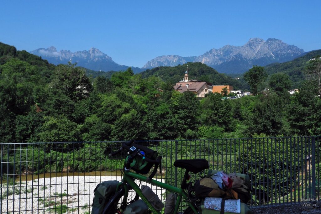 Valli del Pasubio vor Bergkulisse