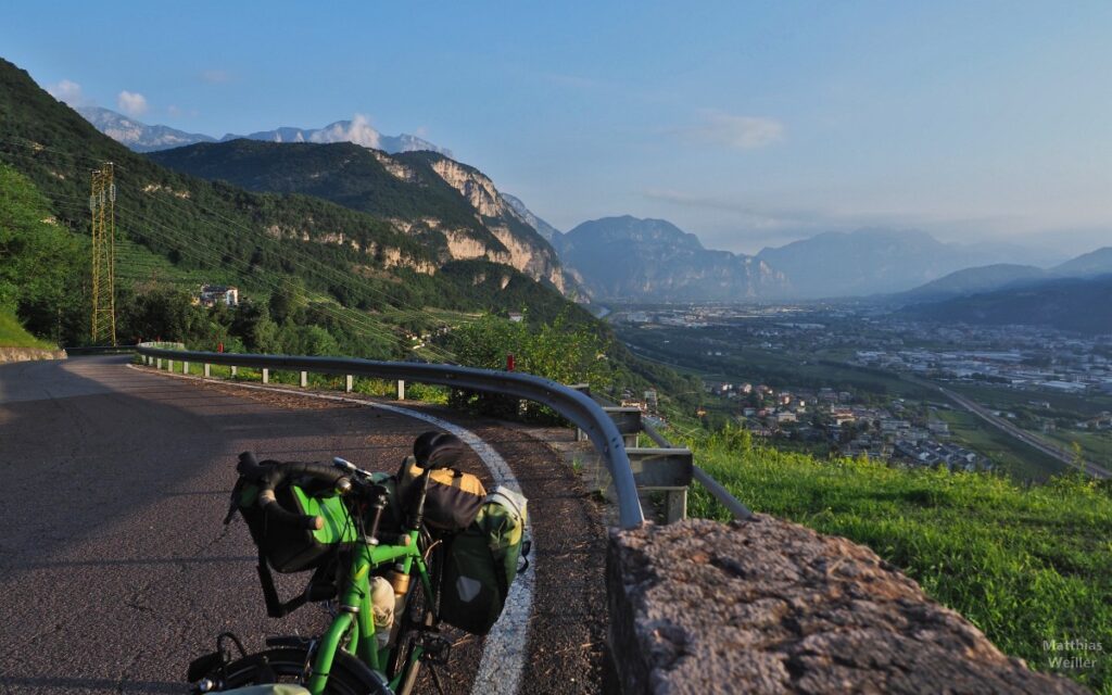 Blick in Etschtal oberhalb Trento