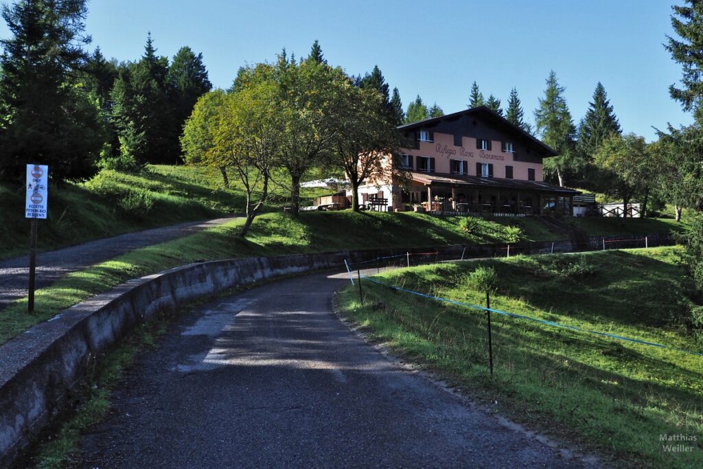 Rifugio Rosa, Baremone