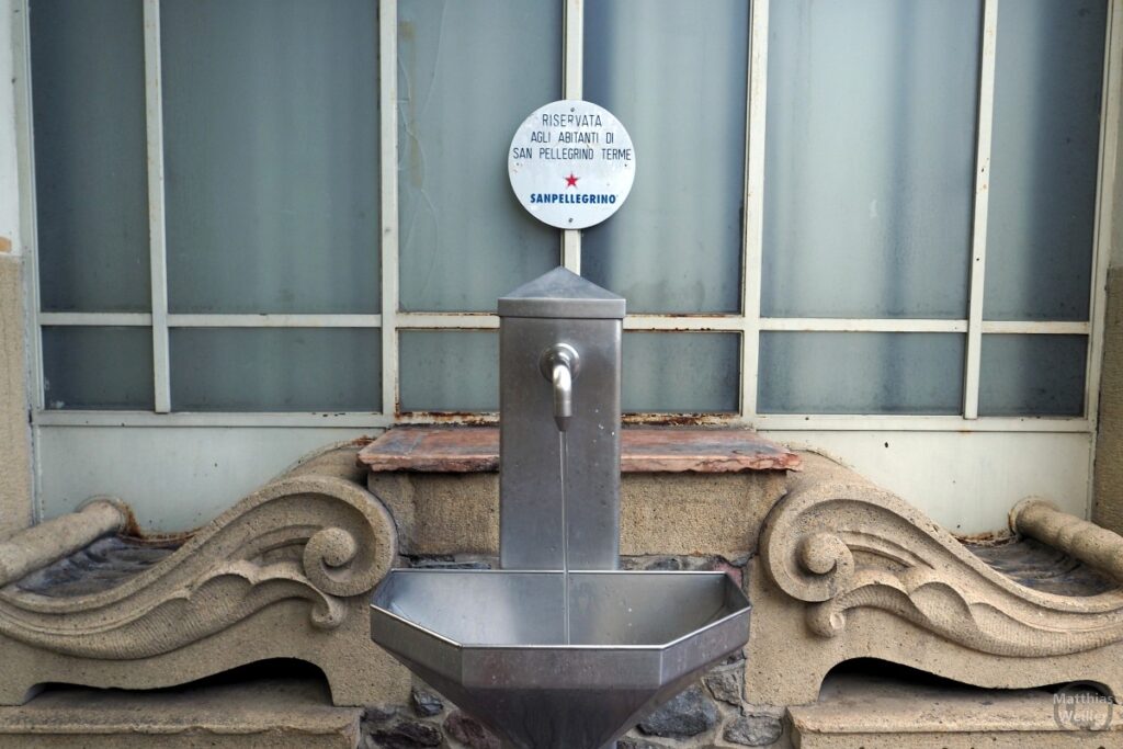 Brunnenwasser San Pellegrino, reserviert für Bewohner von San Pellgrino Terme