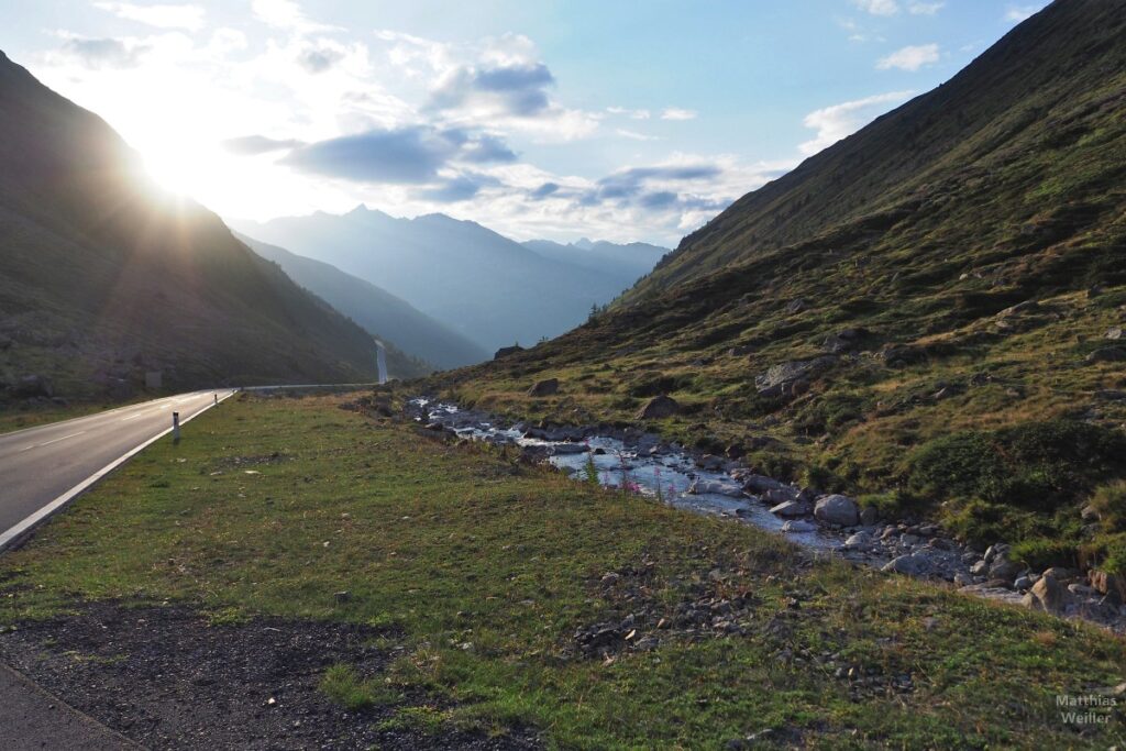 Sonnenuntergang am Bergbach, Timmelsjoch Nordseite