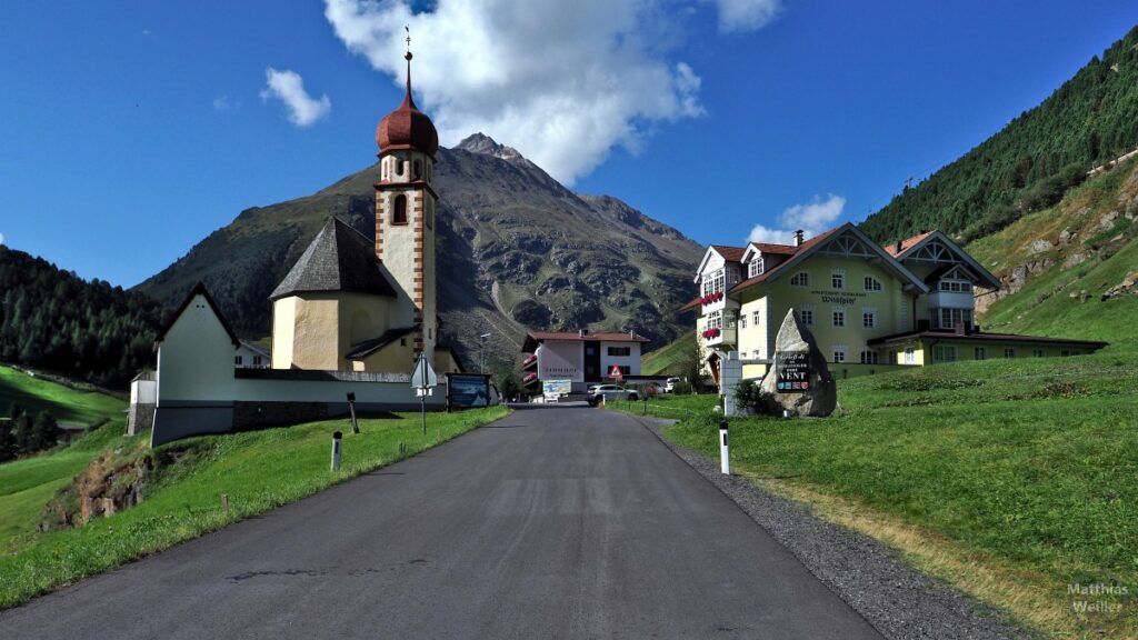 Vent im Venter Tal mit Dorfkirche