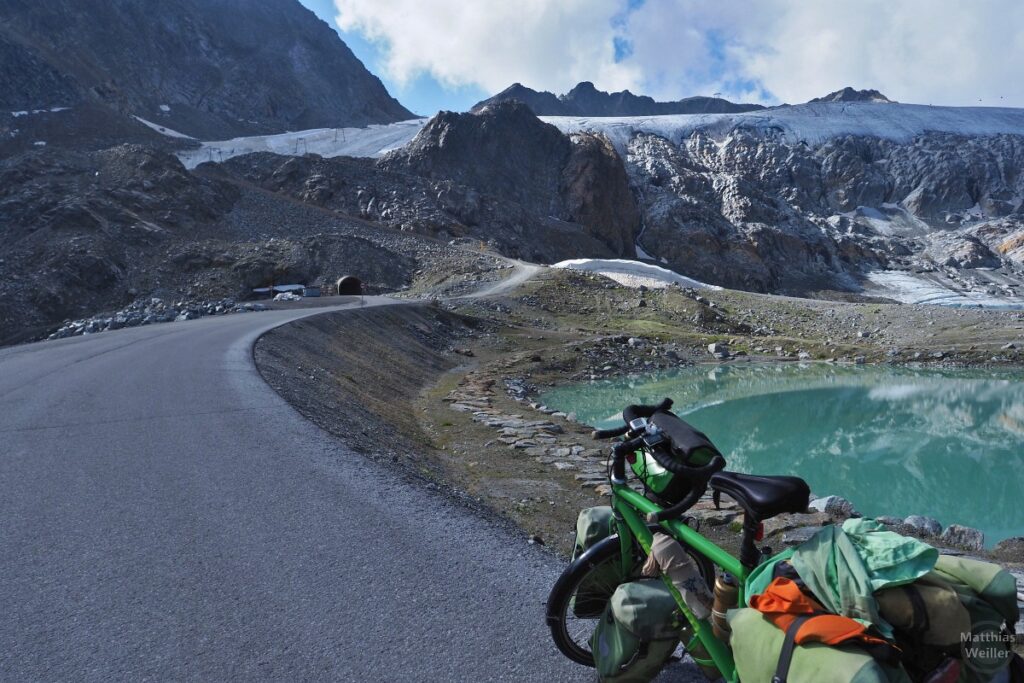 Gletscherblick und See am Rettenbachgletscher