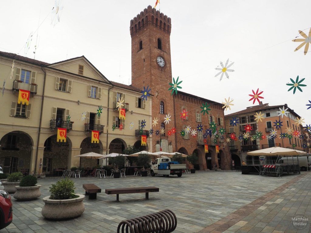 Rathausplatz in Nizza-Monferrato