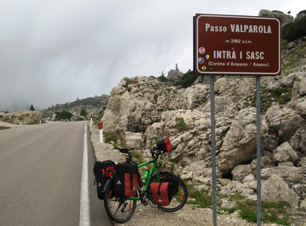 Passschild Passo Valparola, mit Reisevelo